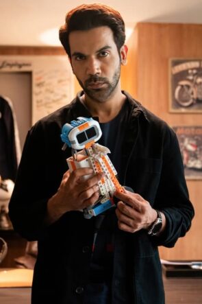 В сърцето на машината (2022)